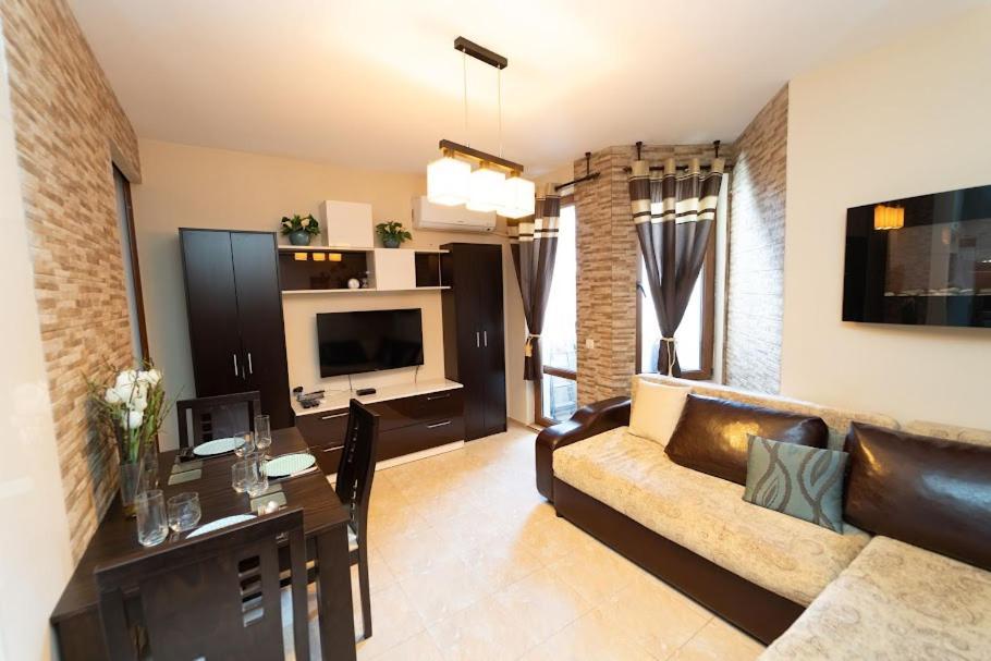 Апартамент За Гости Уют Burgas City Exterior foto