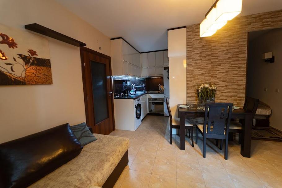 Апартамент За Гости Уют Burgas City Exterior foto